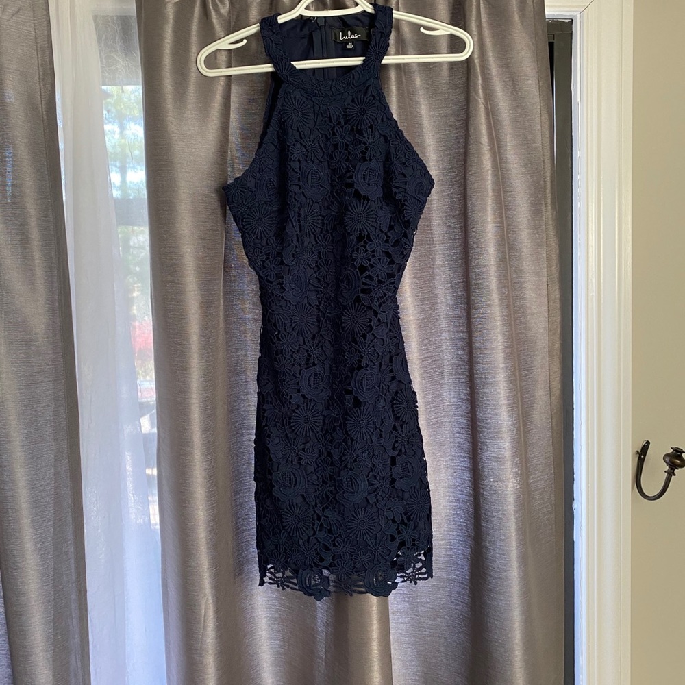 Blue floral patterned lace mini dress